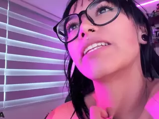 Alice-rausing's Live Sex Cam Show