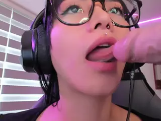 Alice-rausing's Live Sex Cam Show