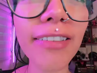 Alice-rausing's Live Sex Cam Show