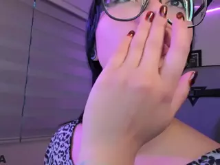 Alice-rausing's Live Sex Cam Show