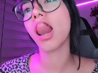 Alice-rausing's Live Sex Cam Show