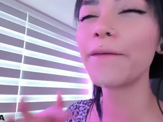 Alice-rausing's Live Sex Cam Show