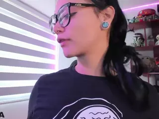 Alice-rausing's Live Sex Cam Show