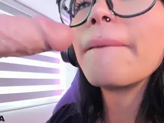 Alice-rausing's Live Sex Cam Show