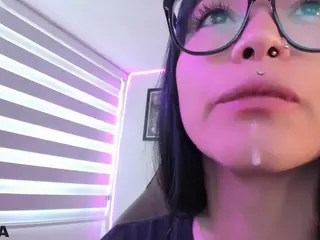 Alice-rausing's Live Sex Cam Show