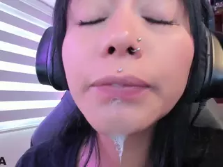 Alice-rausing's Live Sex Cam Show