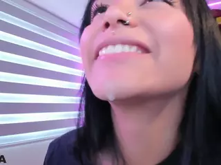 Alice-rausing's Live Sex Cam Show