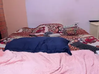 isabelle-adjanii's Live Sex Cam Show