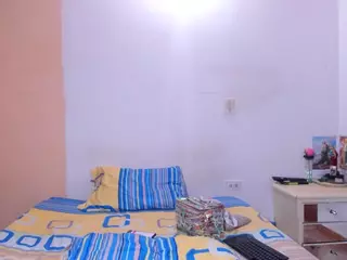 isabelle-adjanii's Live Sex Cam Show