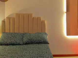 little-tequilla3's Live Sex Cam Show