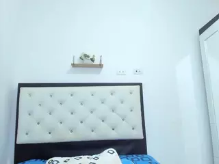 Cutelatinax's Live Sex Cam Show