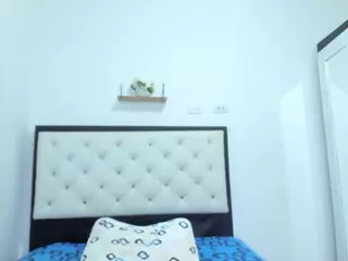 Cutelatinax's Live Sex Cam Show