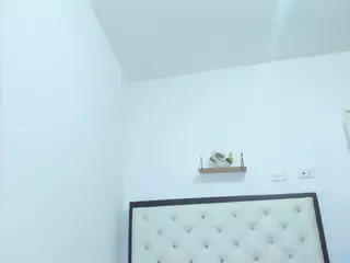 Cutelatinax's Live Sex Cam Show