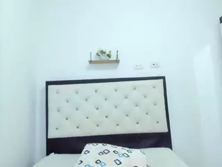 Cutelatinax's Live Sex Cam Show