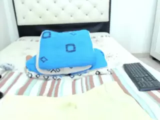 Cutelatinax's Live Sex Cam Show