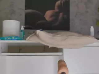 LuckyyStrike's Live Sex Cam Show