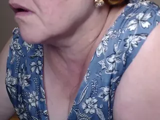 CurvyJoanna's Live Sex Cam Show