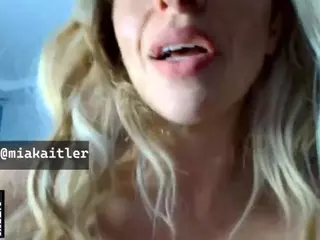 firebirdMIA's Live Sex Cam Show