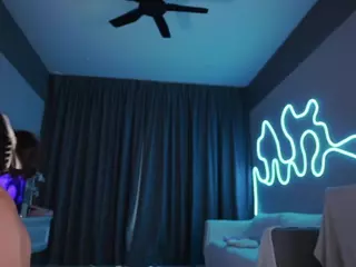 makotomai's Live Sex Cam Show