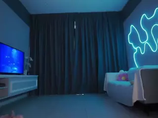 makotomai's Live Sex Cam Show