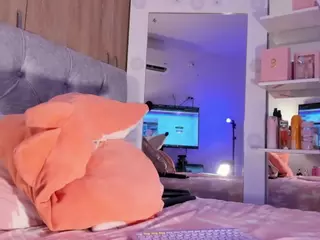 Kira Lopez's Live Sex Cam Show
