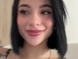 Kira Lopez's Live Sex Cam Show