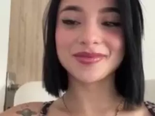 Kira Lopez's Live Sex Cam Show