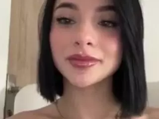 Kira Lopez's Live Sex Cam Show