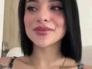 Kira Lopez's Live Sex Cam Show