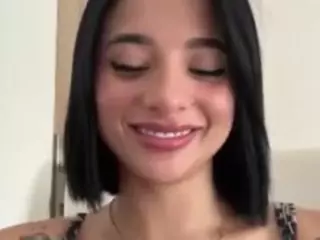 Kira Lopez's Live Sex Cam Show