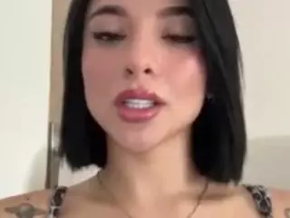Kira Lopez's Live Sex Cam Show