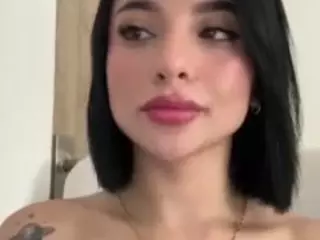 Kira Lopez's Live Sex Cam Show