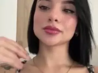 Kira Lopez's Live Sex Cam Show