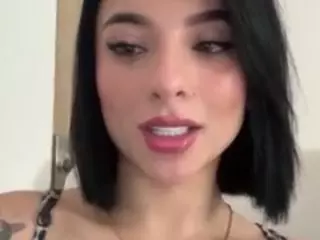 Kira Lopez's Live Sex Cam Show