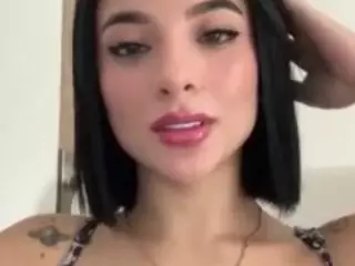 Kira Lopez's Live Sex Cam Show
