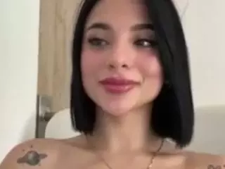 Kira Lopez's Live Sex Cam Show