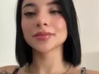 Kira Lopez's Live Sex Cam Show