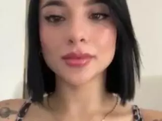 Kira Lopez's Live Sex Cam Show