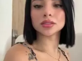 Kira Lopez's Live Sex Cam Show
