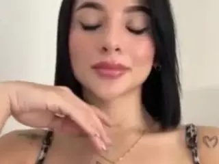 Kira Lopez's Live Sex Cam Show