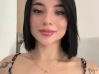 Kira Lopez's Live Sex Cam Show