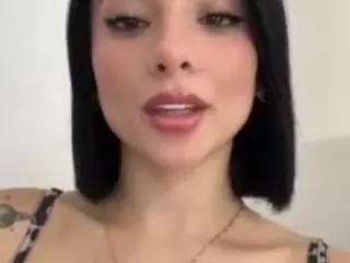 Kira Lopez's Live Sex Cam Show