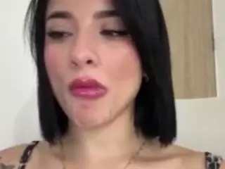 Kira Lopez's Live Sex Cam Show