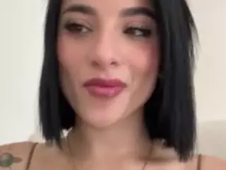 Kira Lopez's Live Sex Cam Show