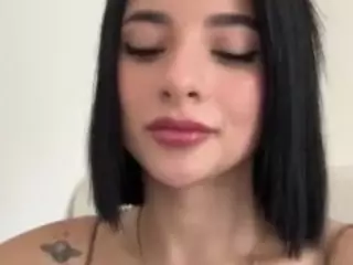 Kira Lopez's Live Sex Cam Show