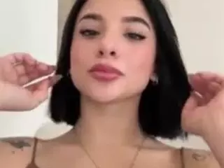 Kira Lopez's Live Sex Cam Show
