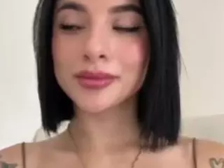 Kira Lopez's Live Sex Cam Show