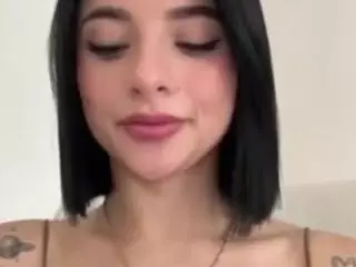 Kira Lopez's Live Sex Cam Show