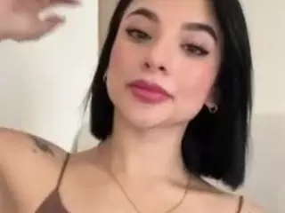Kira Lopez's Live Sex Cam Show