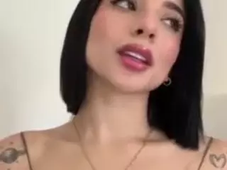 Kira Lopez's Live Sex Cam Show